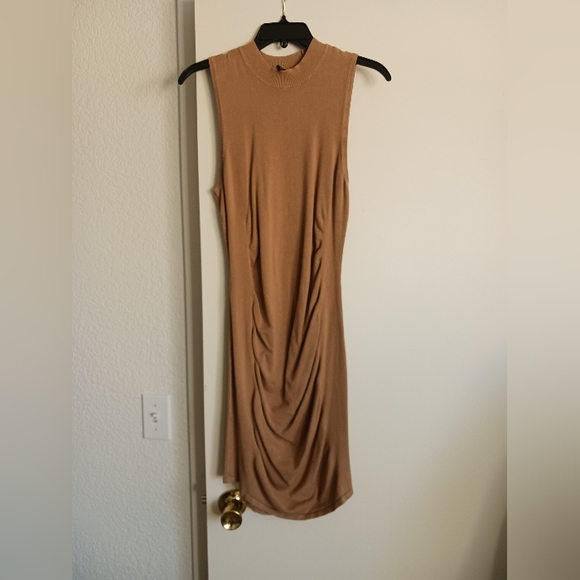 Express dress - Picture 3 of 6